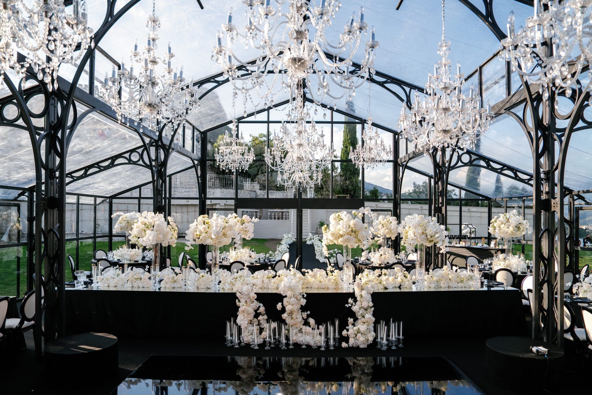 Luxury wedding deco french riviera at Chateau Saint Jeannet